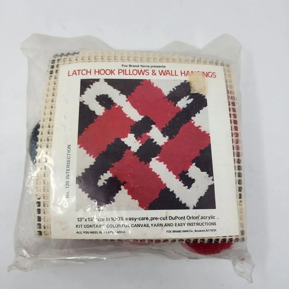 New Vintage Fox Brand Yarns Latch Hook Pillows Wall‎ Hangings # 120 Intersection